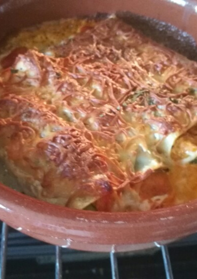 Una foto de Canelones con boloñesa de soja