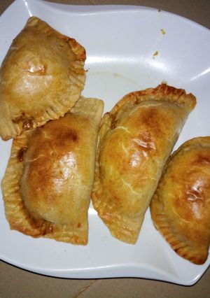 A picture of Baked meat pie.