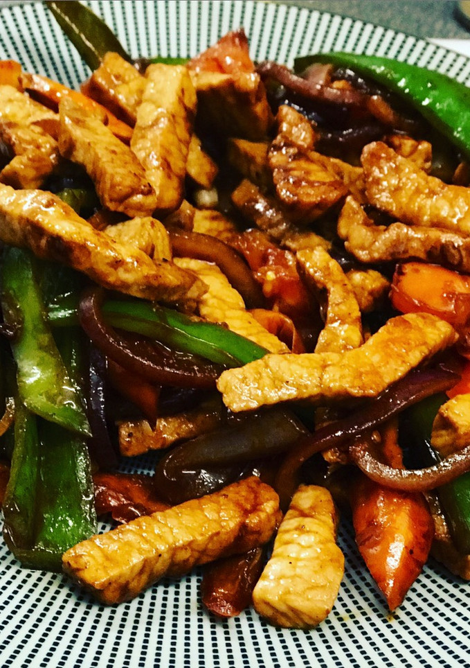Una foto de Lomo de cerdo saltado