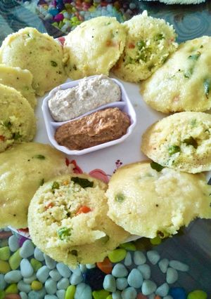 A picture of Mix veg sooji & daal idli.
