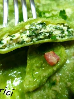O poză a rețetei Raviolloni proaspeți umpluți (ricotta și spanac).