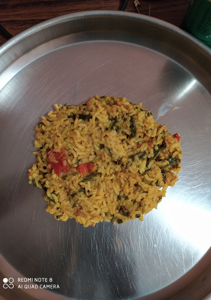 பாலக் கீரை சாதம்(palak rice recipe in tamil) செய்முறை முக்கிய புகைப்படம்