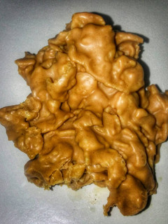A picture of Frosted Flake Cereal Clusters.