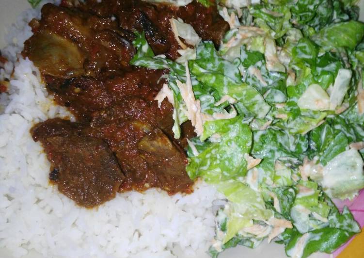 Rice and soup with salat