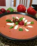 Crema fría (gazpacho) de fresas y tomates