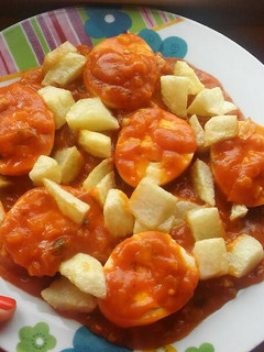 Una foto de Huevos en salsa