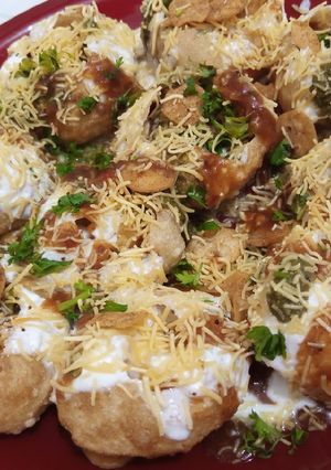A picture of Dahi Puri Chat.