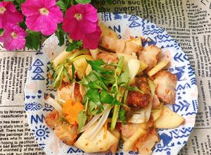 Hình của món Thịt Heo Quay Xào Kim Chi Su Hào.