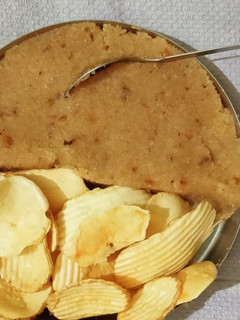बेसन हलवा (besan halwa recipe in Hindi) रेसिपी मुख्य फोटो