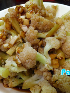 蒜香醬拌白花菜【素食料理】。胖卡瘦不了食譜 的食譜成品照片