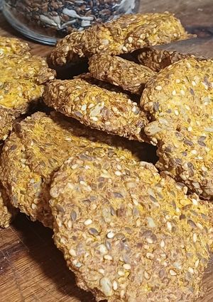 Una foto de Galletitas saludables de zanahoria, avena y mix de semillas