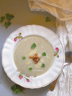 A picture of Cauliflower & Cheddar Soup.