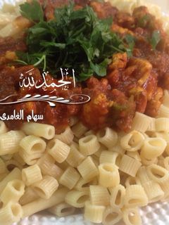 صورة لوصفة مكرونة بالصلصلة الحمراء والدجاج