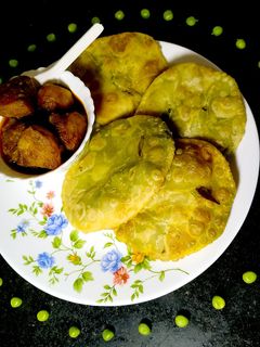 কড়াইশুঁটির কচুরি (koraishutir kachori recipe in Bengali) রেসিপির প্রধান ছবি