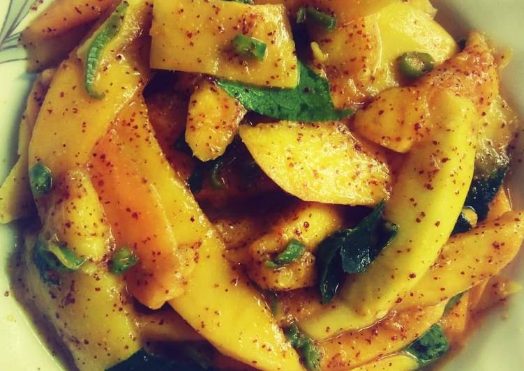 How to Make Perfect Riped-Mango Salad