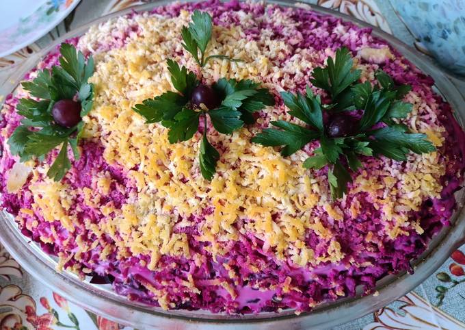 Салат "Селёдка под шубой"