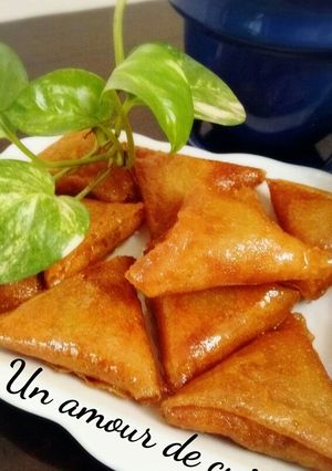 Une photo de Samsa/triangles aux amandes