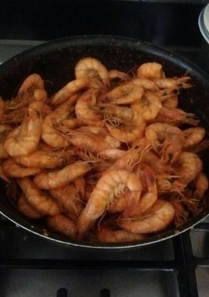 Una foto de Camarones al mojo de ajo