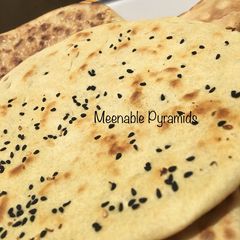 A picture of Sesame naan bread.