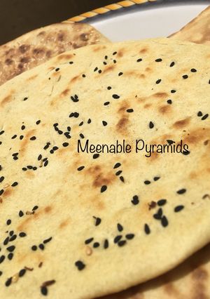 A picture of Sesame naan bread.