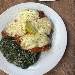 A picture of Chicken Parm 🍗🥫🧀.
