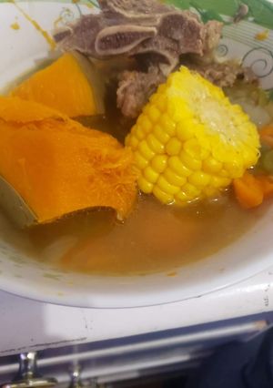 Una foto de Cazuela de vacuno /sopa de hueso (así le digo yo)