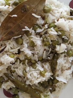 பட்டாணி புலாவ் (Pattani pulao recipe in tamil) செய்முறை முக்கிய புகைப்படம்
