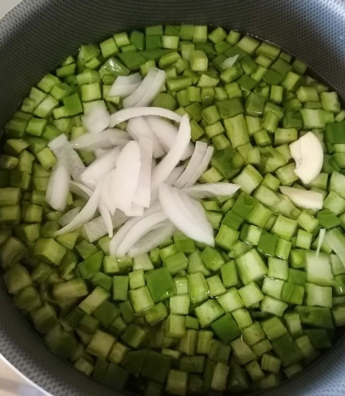 Una foto de Nopales (cocción)