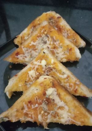 A picture of Hot And Spicy Garlic Bread.