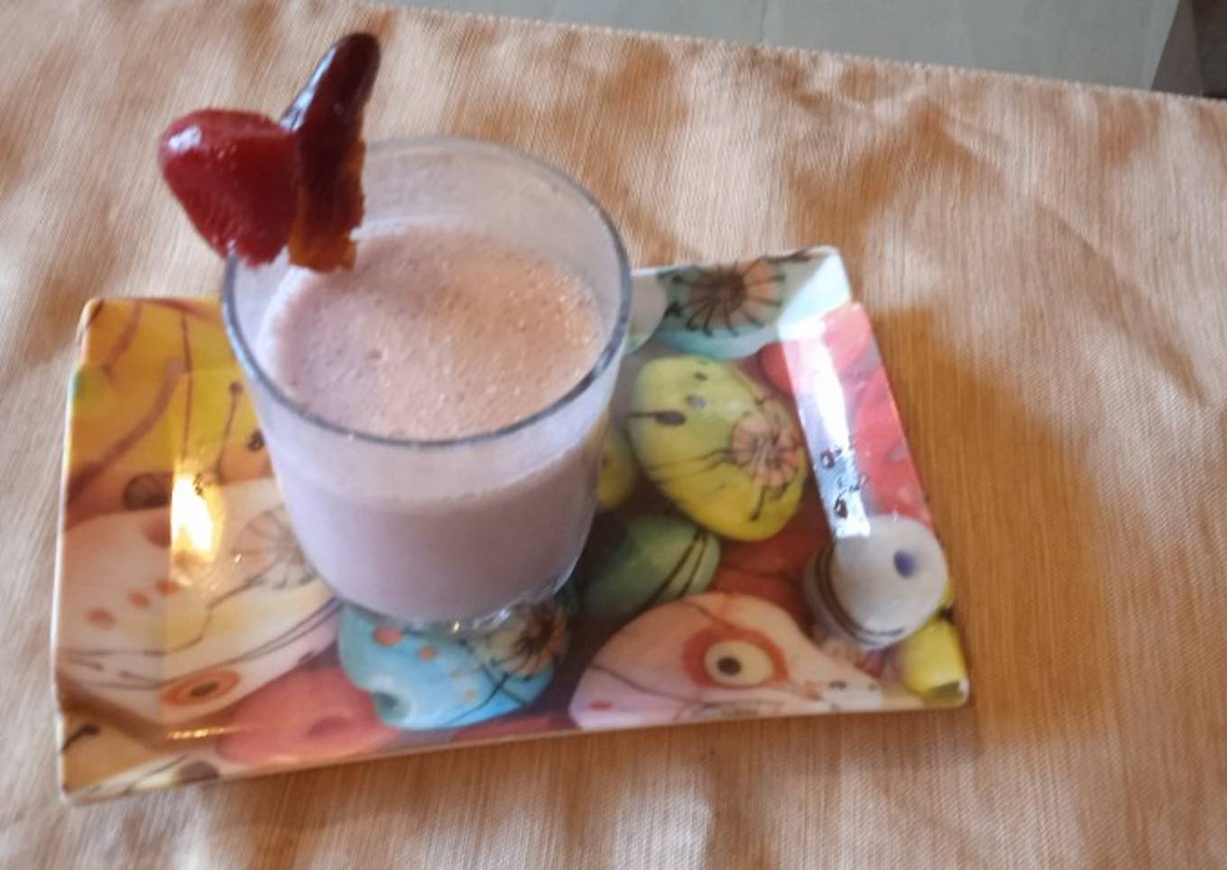 Strawberry date and Banana Smoothie