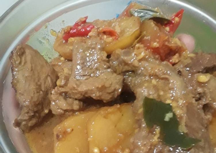 Lapis daging sapi pedas