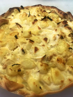 Una foto de Tarta salada de atún y papas