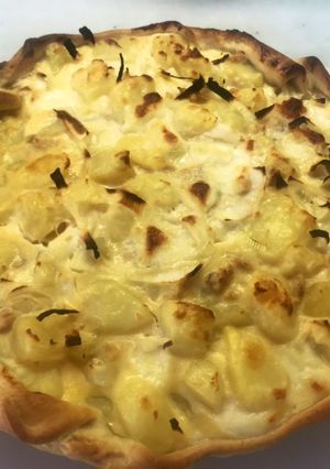 Una foto de Tarta salada de atún y papas