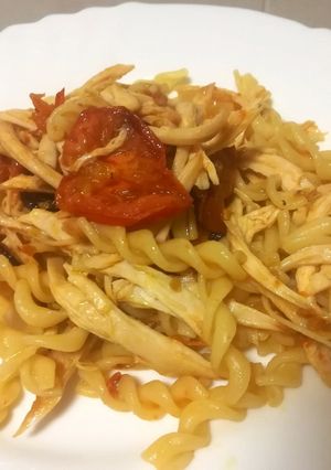 Foto de Salada Quente de Frango e Tomate Assado