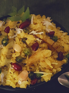 पौष्टिक पोहा (poushtik poha recipe in Hindi) रेसिपी मुख्य फोटो