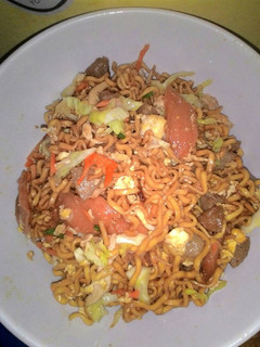 Foto resep Mie Goreng Ayam Suwir Baso & Sosis #BikinRamadanBerkesan