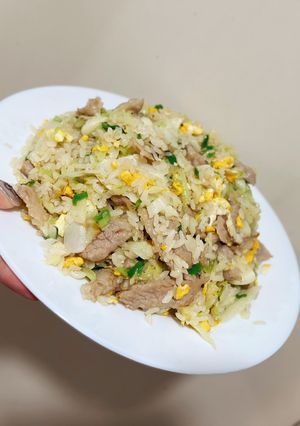 麻油松板豬炒飯 的食譜成品照片