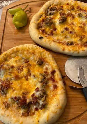 A picture of Bacon Double cheeseburger pizza.