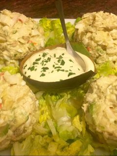 Una foto de Ensaladilla de Aguacate con alioli