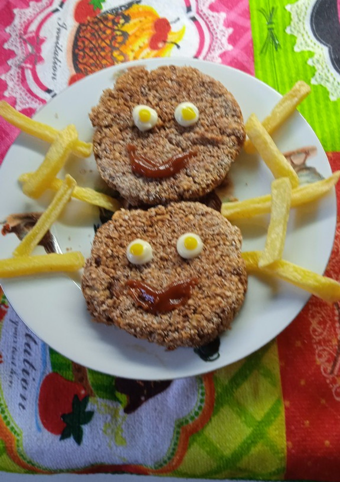 Una foto de Hamburguesas saludables de porotos frutilla y quinoa☺️🌞💪🌞😊💫