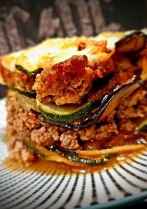 Une photo de Millefeuille d'agneau, aubergines et courgettes