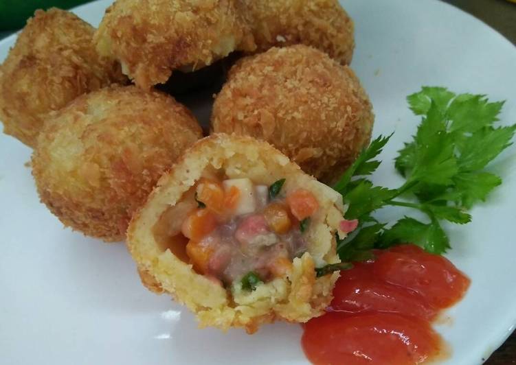  Resep KROKET Kentang  Kornet Wortel oleh Miranti Minggar 