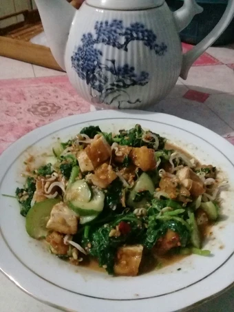 Langkah Mudah untuk Membuat Resep Rujak petis yang Sempurna Anti Ribet, Mantap