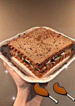 Hình của món Bánh mỳ lúa mạch kẹp ức gà(sandwich ức gà)🌞.