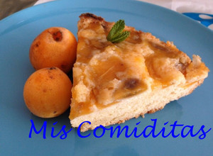 Foto principal de Pastel de bizcocho de nísperos