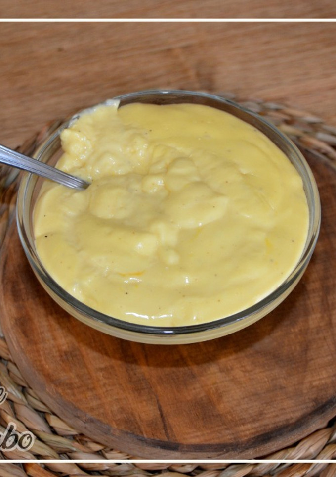 Una foto de Salsa Mornay con Mambo