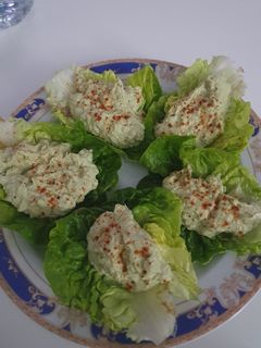 Una foto de Bocadillo con crema de aguacate y atún (Opcionalmente salmón ahumado)