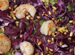 Foto di Insalata di cavolo viola e gamberi