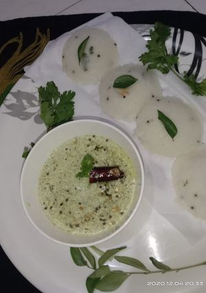 चावल और सूजी की इडली (Chawal aur suji ki idli recipe in Hindi) रेसिपी मुख्य फोटो