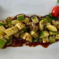 A picture of Spicy cucumber salad.